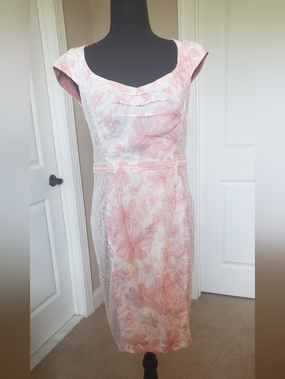 BEGUILE By Byron Lars Pink Floral Sheath Dress with Lace-Trim 6p
